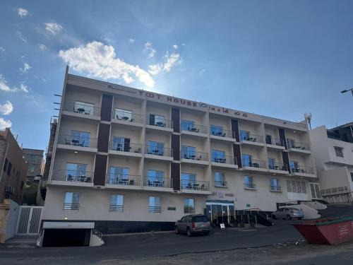 Taif Apartment | شركة منازل التوت للشقق المخدومة الطايف الوسام