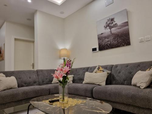 Abha Apartment | شقة فخمة غرفتين وصالة متكاملة قرب لافاندا بارك