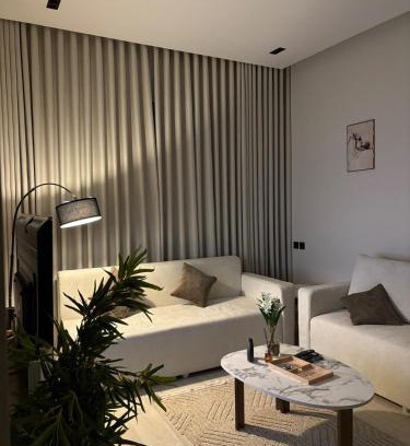 Al Kharj Apartment | شقة مطلة على البرج - غرفه وصالة