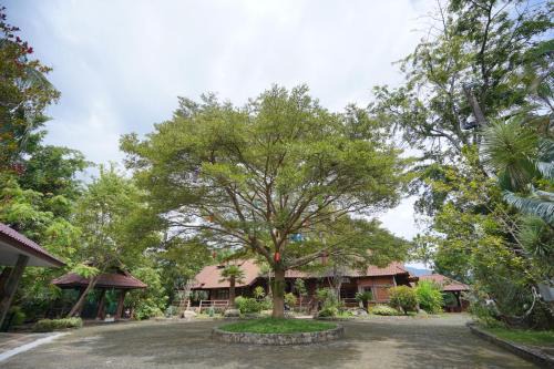 Samut Sakhon Hotel | บ้านด้วงขวัญดอยรีสอร์ท