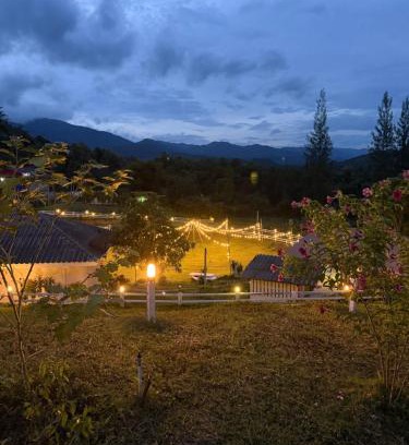 Suan Phueng House | บ้านเนินเขา รีสอร์ท&แคมป์ปิ้ง