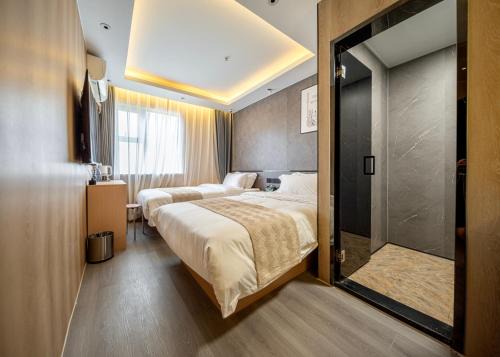 Changning Hotel | 一间森林酒店交通大学延安西路地铁站店