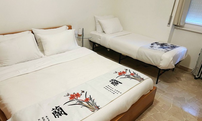 Zona Zara Bed & Breakfast | 地铁站1分钟@晚上入住@12小时独立房间@行李可提前寄存@入住简单@LGBT