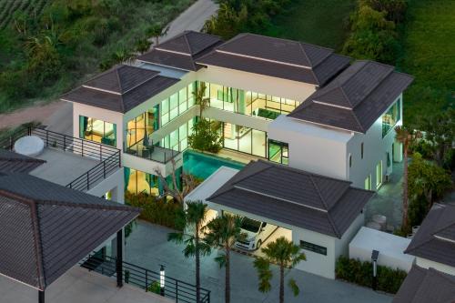 Na Kluea Villa | 私人保姆 中天海滩 皇家奢华泳池五卧别墅