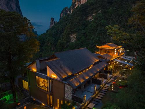 Wulingyuan Hotel | 雾里观阵山 Foggy Valley