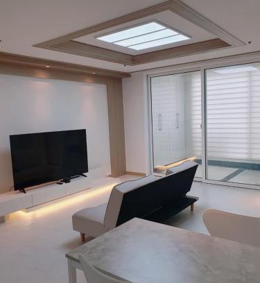 Dunsan-dong Apartment | 둔산동 한복판 아파트