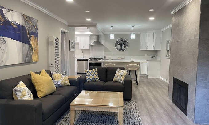 Huntington Beach Condo | 1.5 mi from beach, Gated Community, AC, Ground Level, Pool