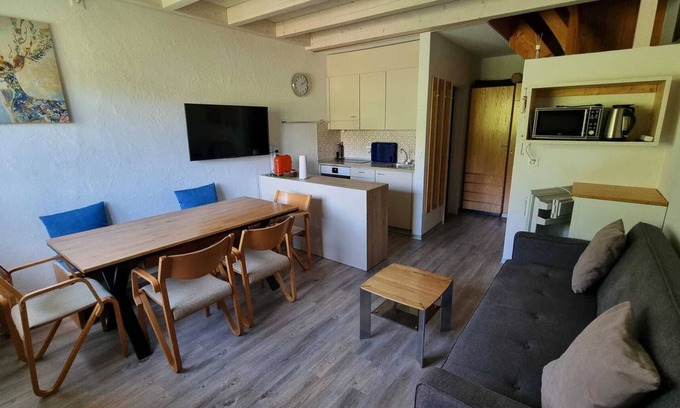 Savognin Apartment | 1.5 room apartment for 1 - 6 people with a view of the village of Savognin