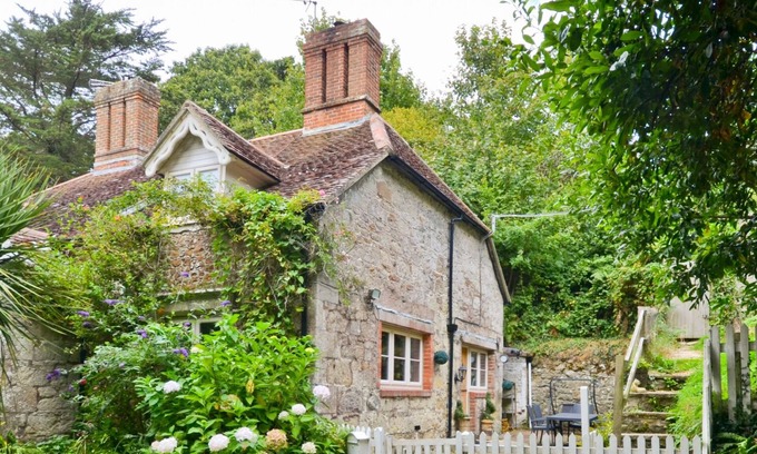 Shanklin Cottage | 1 Apse Castle Cottage