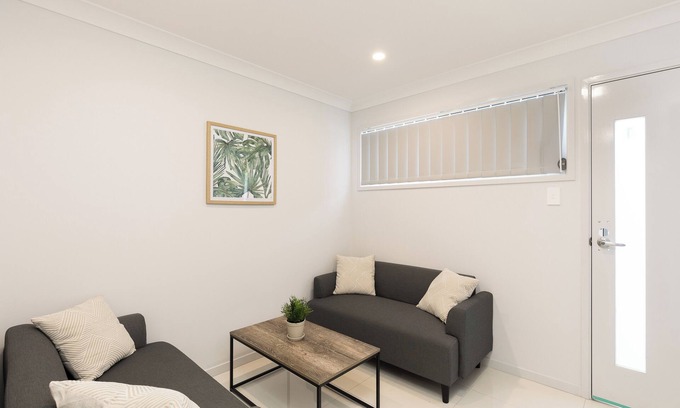 Rocklea Apartment | 1 Bdr Apt! GST Credits! Kitchen! Parking! 114F1