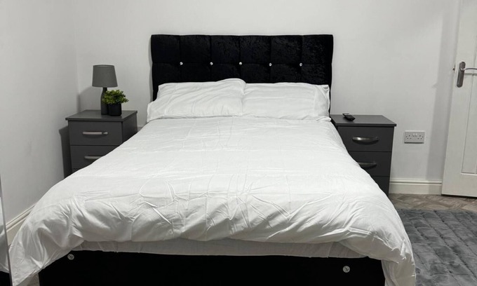 Clifton Apartment | 1-Bed Apartment in clifton Nottingham