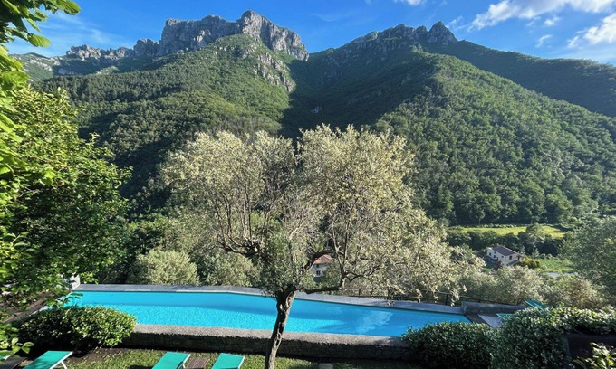 Colletta Cottage | 1 Bed Cottage Sleeps 4 Private Garden - Pool