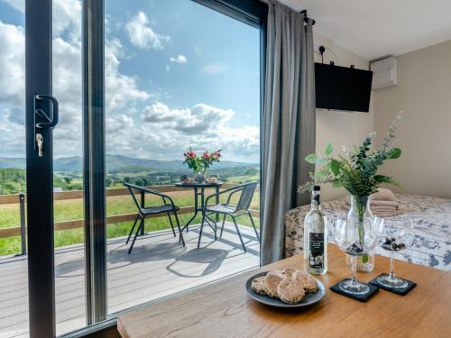 Brecon House | 1 Bed in Brecon 92245