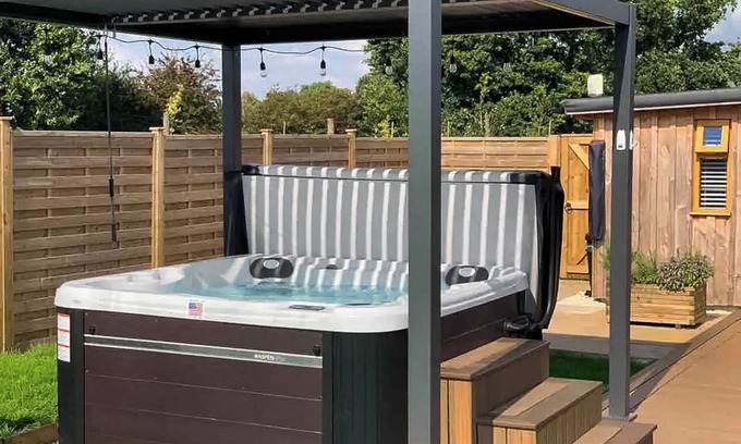 Irstead Cottage | 1 bedroom accommodation in South Walsham