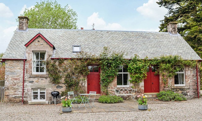 Murthly Cottage | 1 bedroom accommodation in Blairgowrie