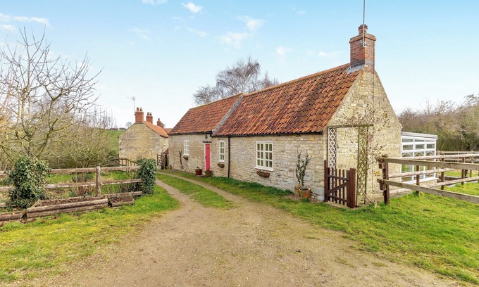 Old Somerby Cottage | 1 bedroom accommodation in Ropsley, near Grantham