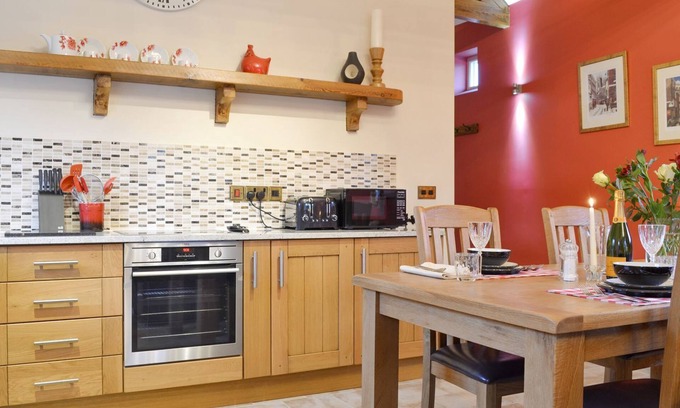 Low Catton Cottage | 1 bedroom accommodation in Holtby, near York