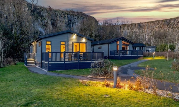 Newton Grange Ski Chalet | 1 bedroom accommodation in Ashbourne