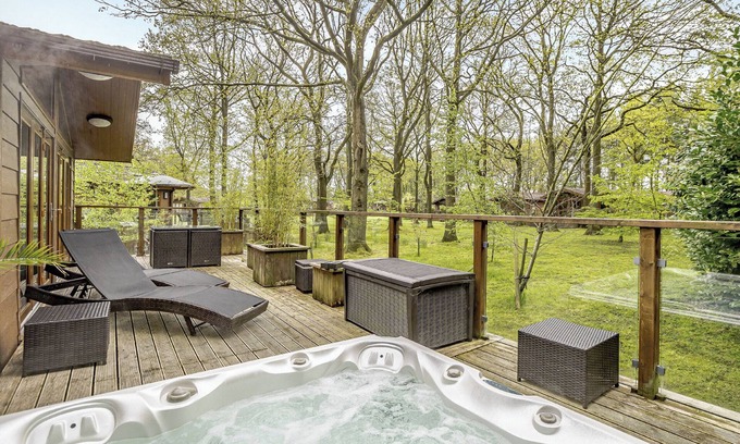 Congleton Ski Chalet | 1 bedroom accommodation in Eaton, Congleton