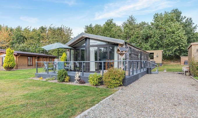 Welsh Frankton Ski Chalet | 1 bedroom accommodation in Ellesmere