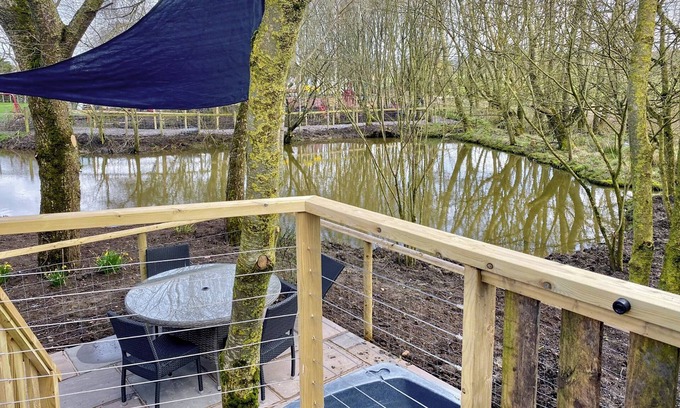 Dilton Marsh Ski Chalet | 1 bedroom accommodation in Westbury