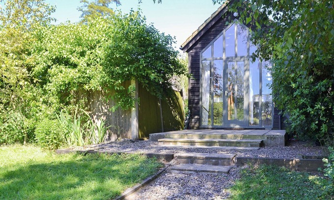 Dereham Cottage | 1 bedroom accommodation in Hoe, near Dereham