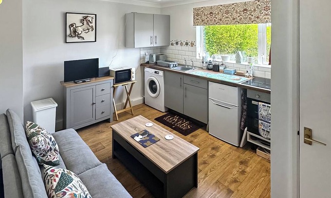 Woodbury Cottage | 1 bedroom accommodation in Woodbury Salterton, near Exmouth
