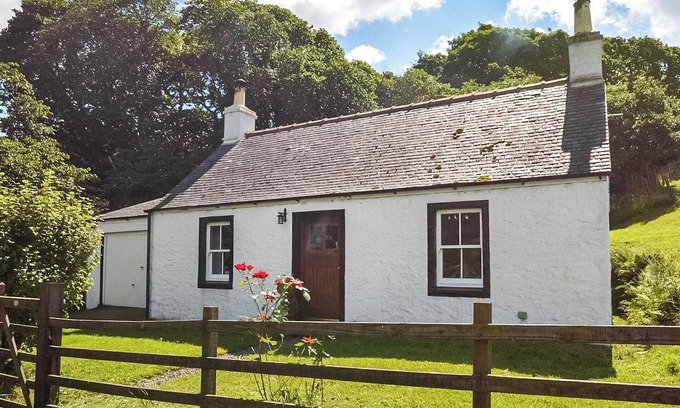 Girvan Cottage | 1 bedroom accommodation in Girvan