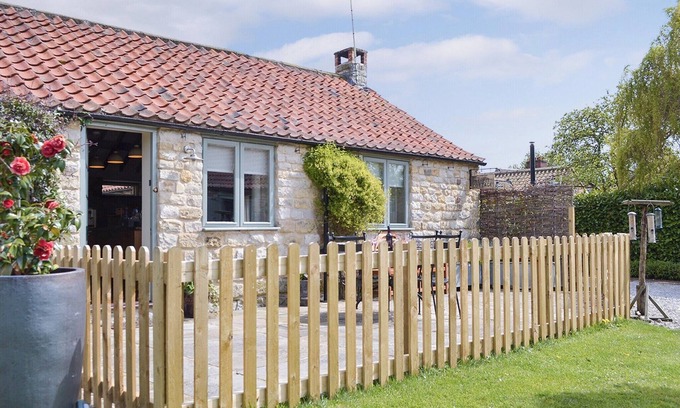 Malton Cottage | 1 bedroom accommodation in Little Barugh, near Pickering