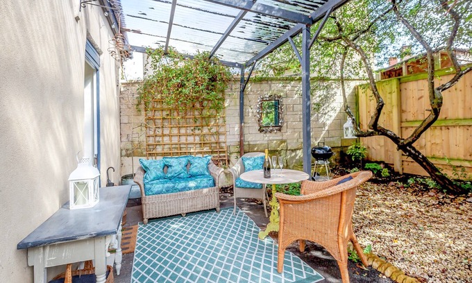 Beckington Cottage | 1 bedroom accommodation in Beckington, near Frome