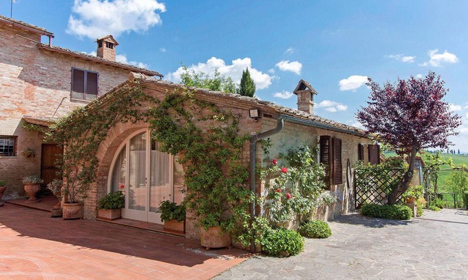 Siena House | 1 bedroom amazing home in siena -si-