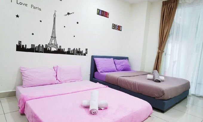 Downtown George Town Apartment | 1 Bedroom Apartment Suite with 2 Bathroom, beside Gleneagles Hospital