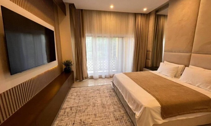 Rawalpindi Apartment | 1 Bedroom Apartment with Golf Course Views