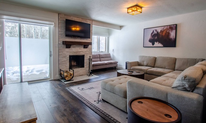Moose Wilson Road Condo | 1-Bedroom Aspens Condo with Fireplace