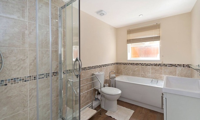 Ashford House | 1 Bedroom Cottage - Indoor Pool - Woodland Setting 5 Acres