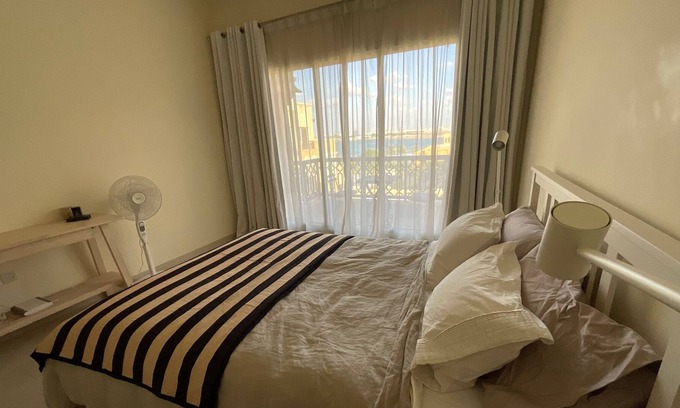 Al Seer Apartment | 1 Bedroom Hideaway On The Beach