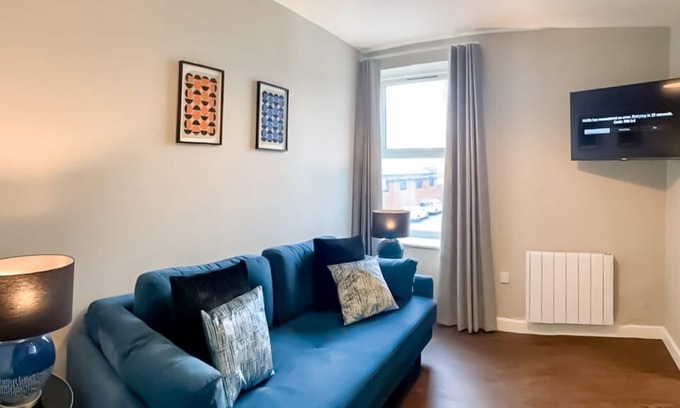 Easton Apartment | 1 Bedroom sleeps 4-Apartment-Private bathroom