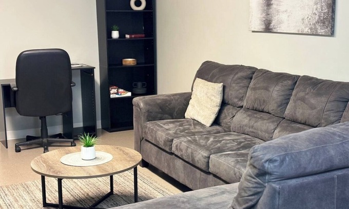 Blue Jay Apartment | 1 Bedroom studio apartment