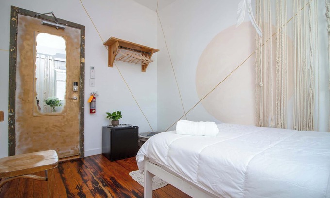 Queens House | 1 BLK from the Beach! The High Tide Studio #1