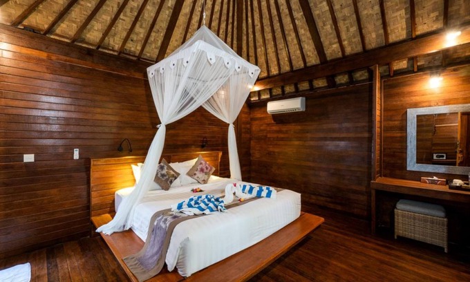 Mushroom Bay Cottage | 1 BR Balinese Wooden Cottage Near Mushroom Beach Nusa Lembongan