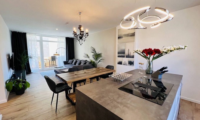 Schoeneberg Apartment | 1 Central Designer 3 Room Apt with Terrace & Parking