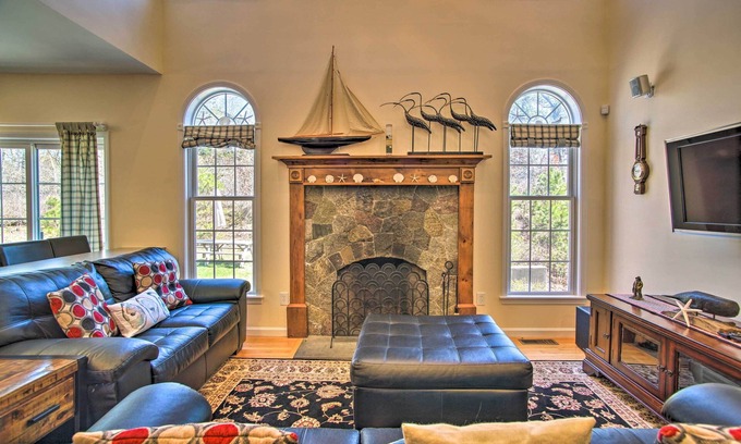 South Chatham Cottage | 1 Mi to Beach: Home w/Fire Pit & BBQ in Cape Cod!