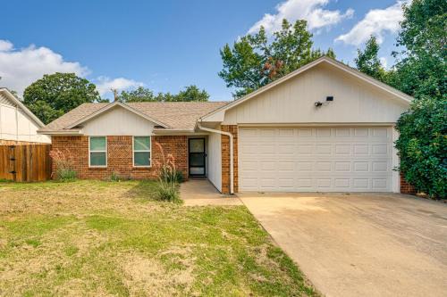 Denton House | 1 Mi to Denton Square Family Home with Fenced Yard!