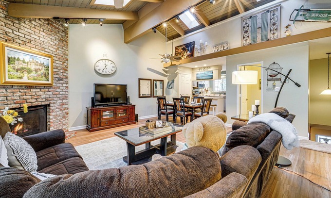 Incline Village Condo | 1 Mi to Diamond Peak Ski Resort: Condo w/Pool