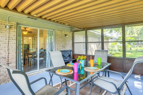 Waycross House | 1 Mi to Dtwn Waycross Home with Furnished Porch
