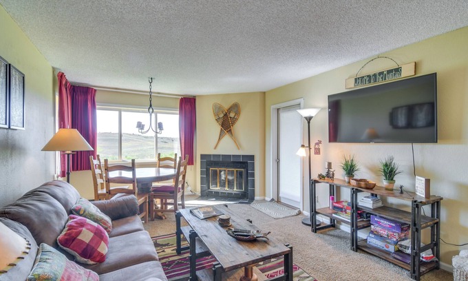Granby Condo | 1 Mi to Granby Ranch: Cozy Condo w/Fireplace