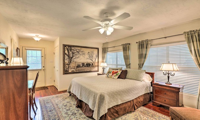 Oakwood Apartment | < 1 Mi to Kyle Field: Cozy Studio w/Outdoor Space