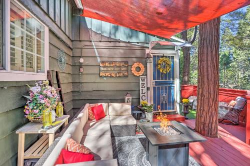 Crestline House | 1 Mi to Lake Gregory Boho Crestline Cabin