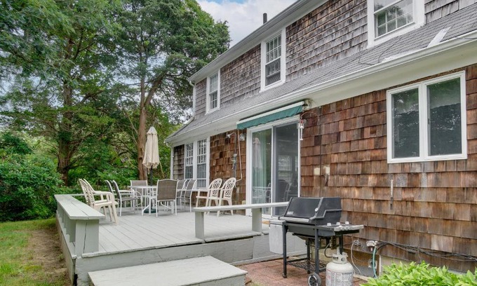 Hyannis House | 1 Mi to Marina Hyannis Home with Furnished Deck