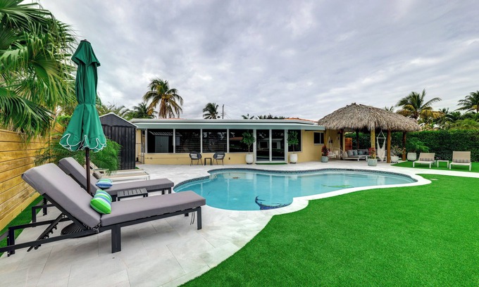 Garden Isles House | 1 Mi to Pompano Beach: Vacation Rental w/Pool!